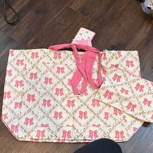 Pink Bow Print Quilted Tote Bag - Cream Background